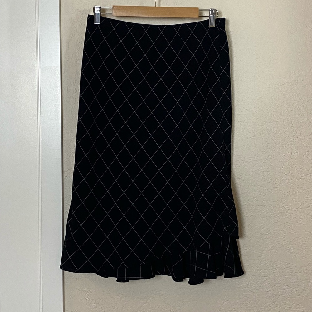Skirt. Lightly worn. Good condition.